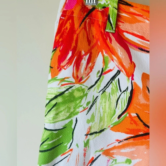 For the Republic Floral Shorts - Women’s Size 10 - Picture 7 of 13